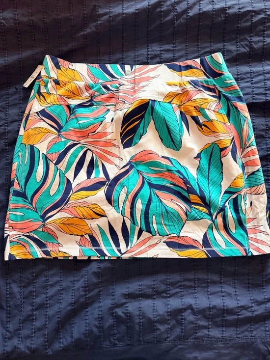 Talbots Tropical Leaf Mini Skirt - White with Teal, Coral, Navy & Yellow - Picture 4 of 6